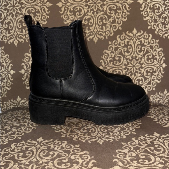 Forever 21 Black Ankle Boots - Picture 7 of 9